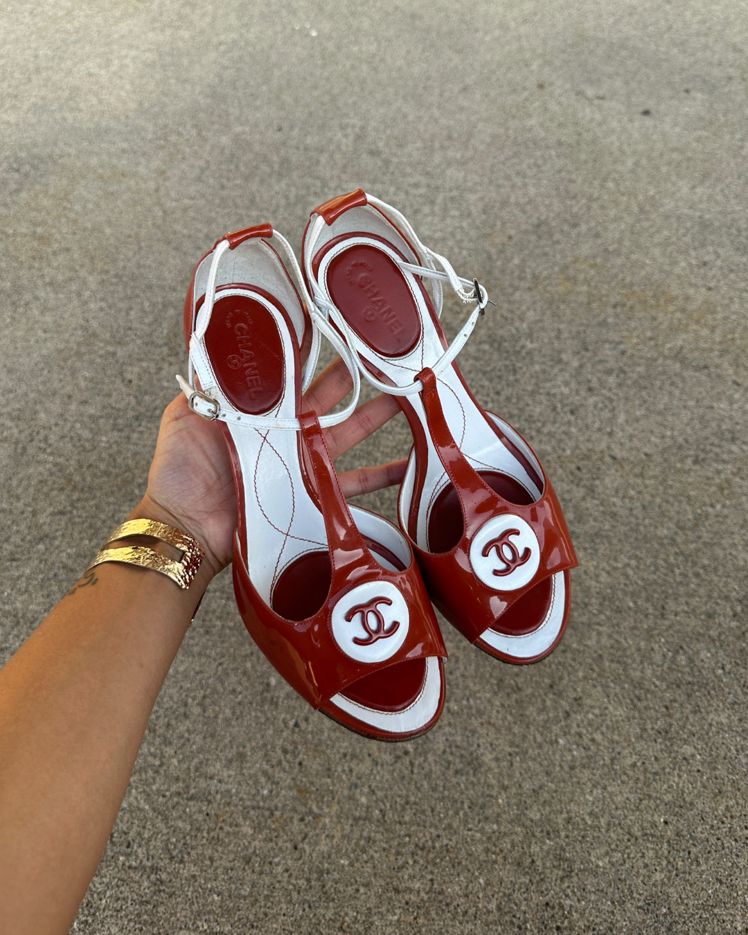 CHANEL Logo Sandals (38)